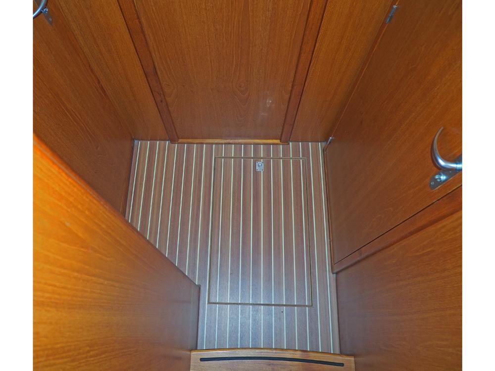 Aft cabin, Accommodation